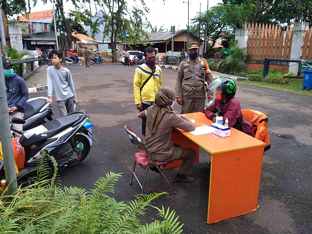 Petugas Gabungan Kecamatan Jagakarsa Tindak 40 Pelanggar Prokes Situs