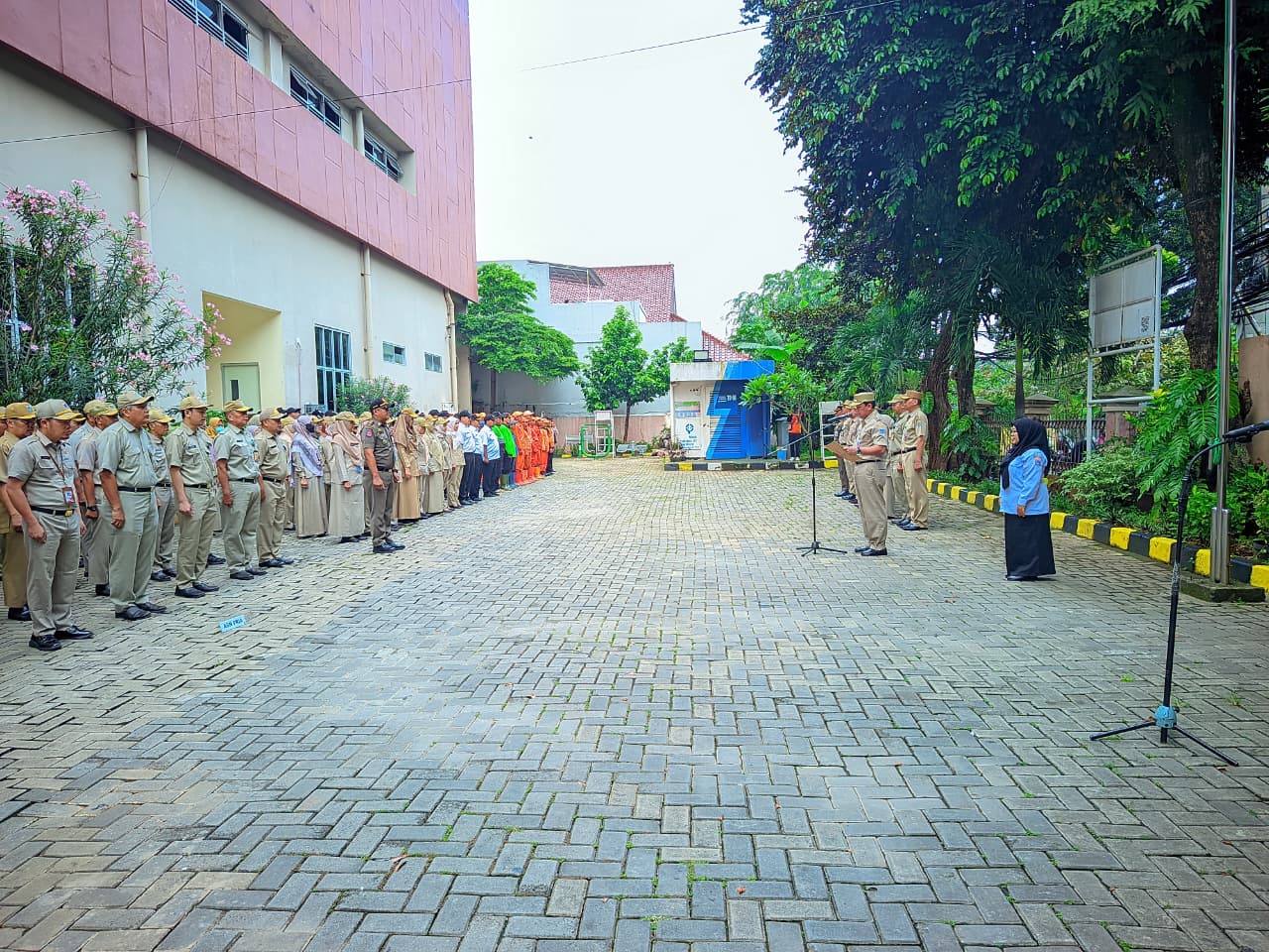 Apel-Senin-Pagi-Gabungan-ASN-dan-PJLP-Kecamatan-Cilandak