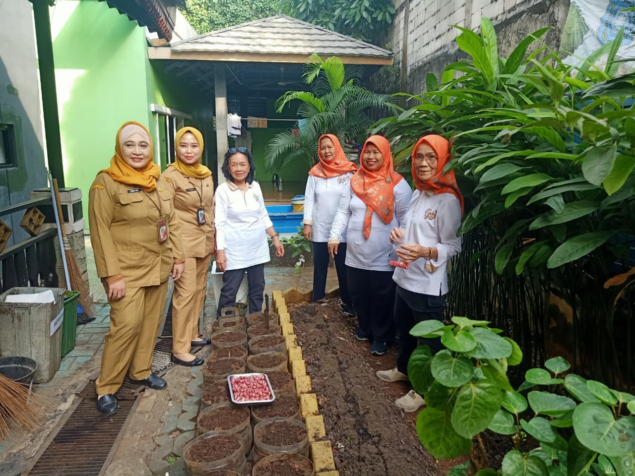 Gerak-Tanam-Bawang-Merah-Serentak-Kota-Administrasi-Jakarta-Selatan
