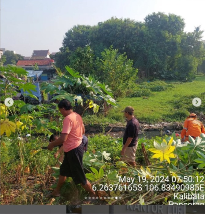 Kerja-Bakti-Rutin-Minggu-Pagi