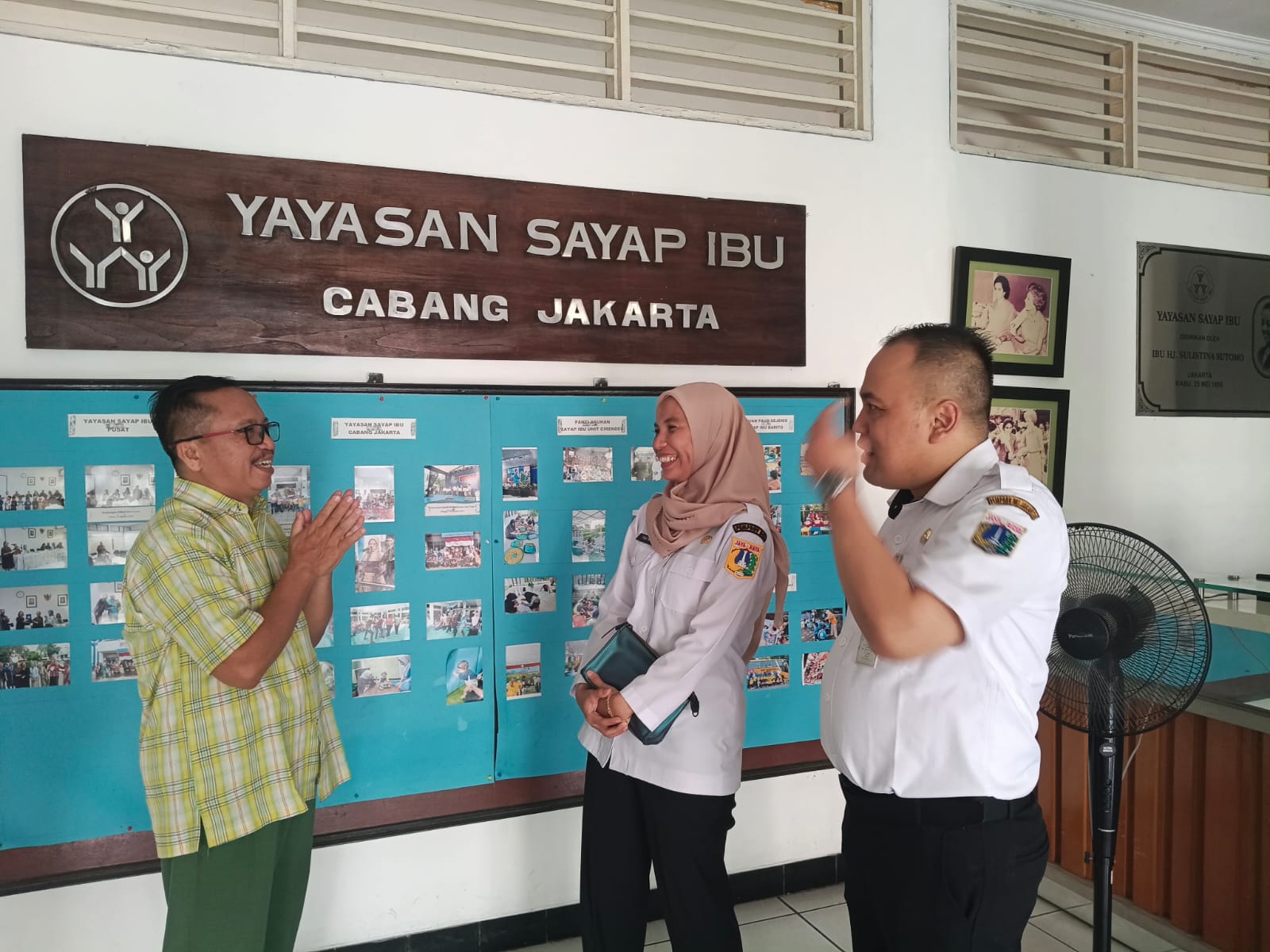 Kunjungan-Ke-Yayasan-Saya-Ibu