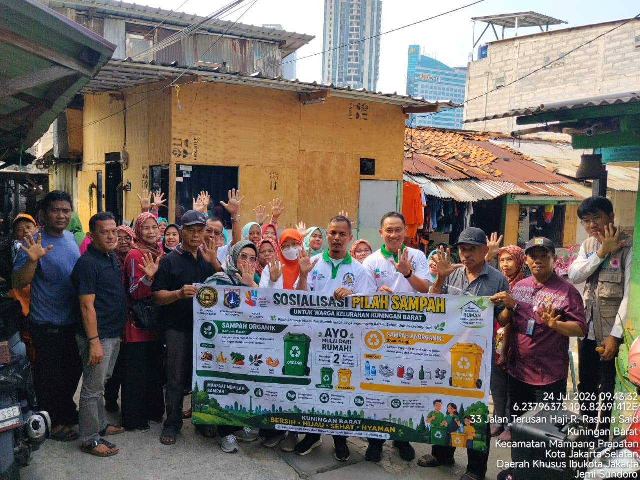 Pilah-Sampah-Kelurahan-Kuningan-Barat