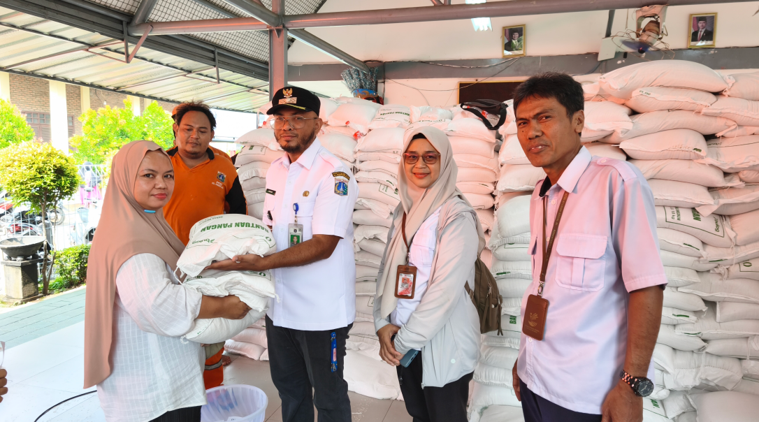 Penyaluran-dan-Pendistribusian-Bantuan-Pangan-Beras-BULOG