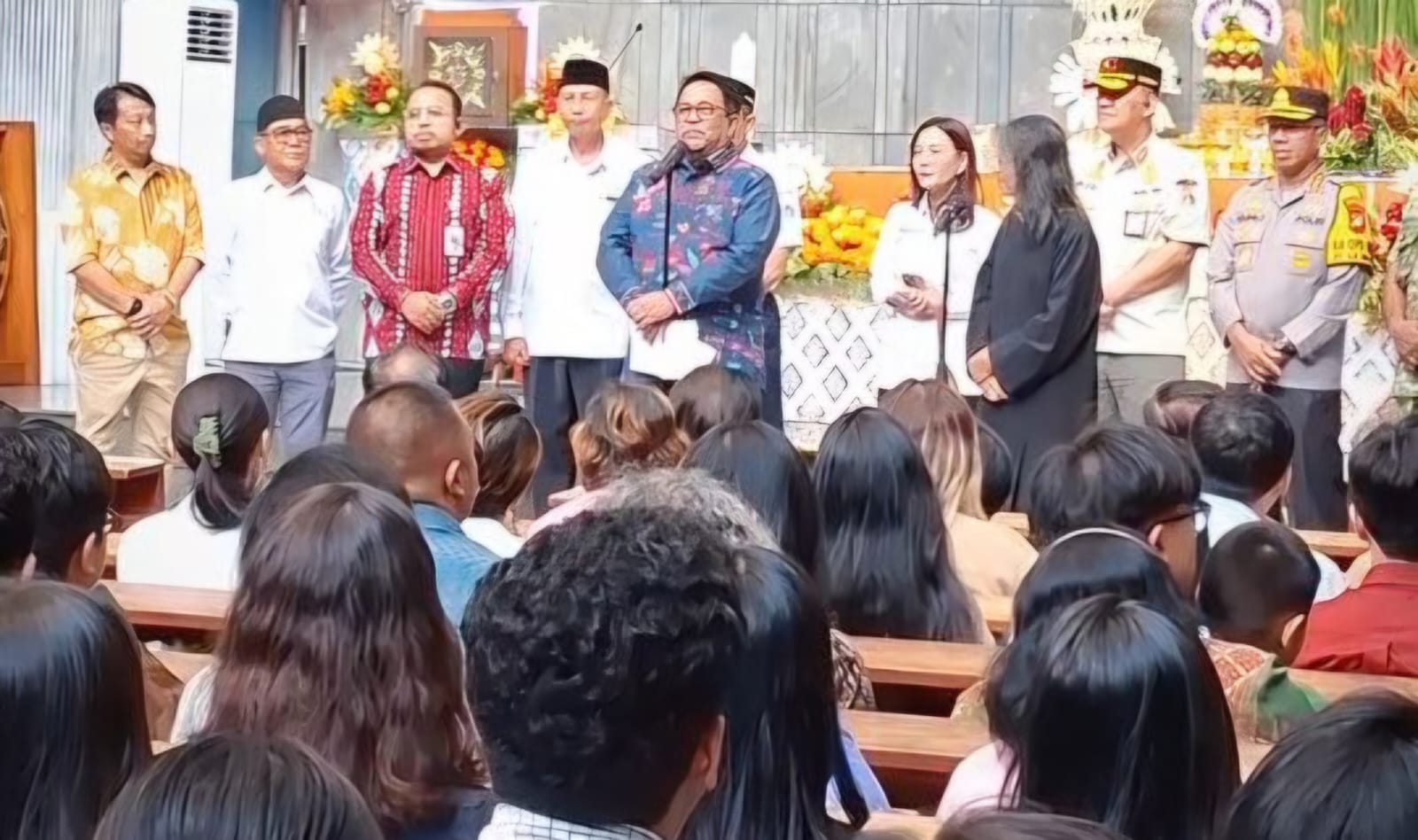 Wakil-Gubernur-DKI-Jakarta-menghadiri-Perayaan-Malam-Natal-di-Gereja-Santa-Maria-Perawan-Ratu-Kelurahan-Rawa-Barat