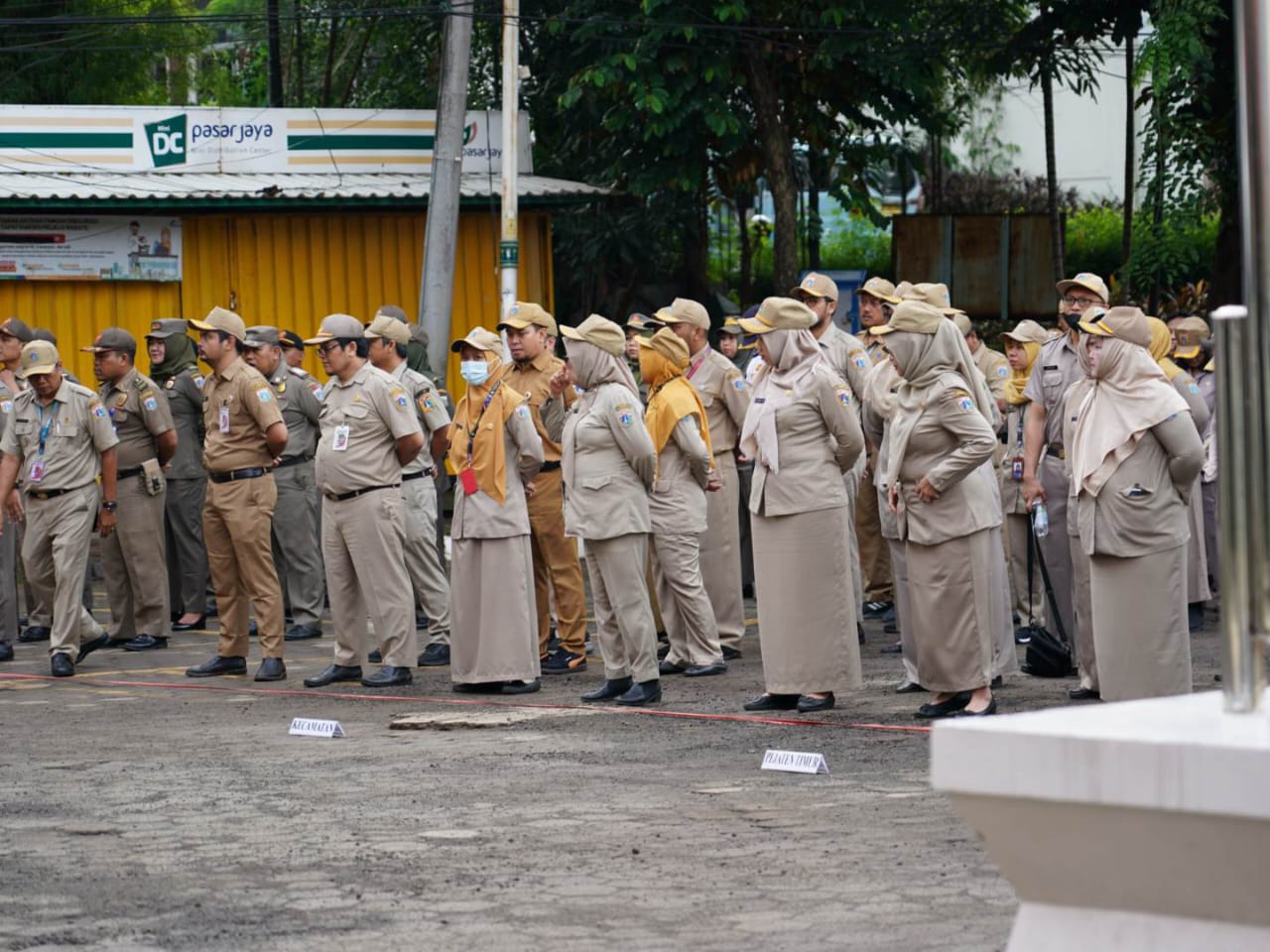 Walikota M Anwar Pimpin Apel di Kecamatan Pasar Minggu