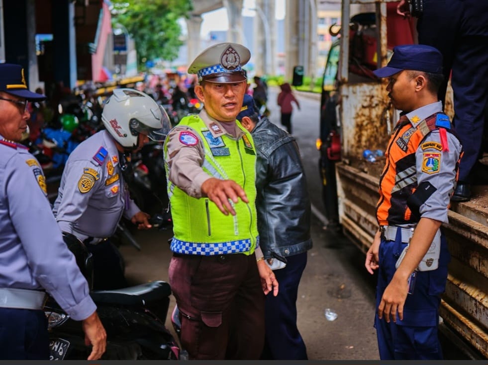 Sudinhub Jaksel Tertibkan Parkir Liar di Kawasan ITC Cipulir