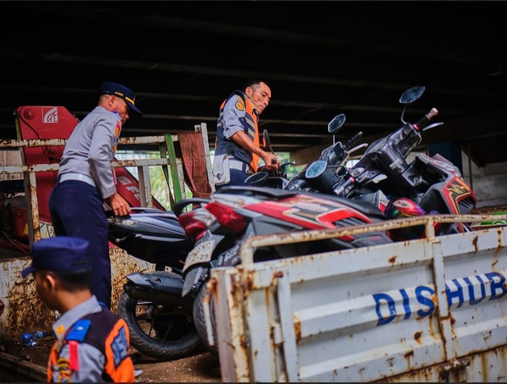 Sudinhub Jaksel Tertibkan Parkir Liar di Kawasan ITC Cipulir