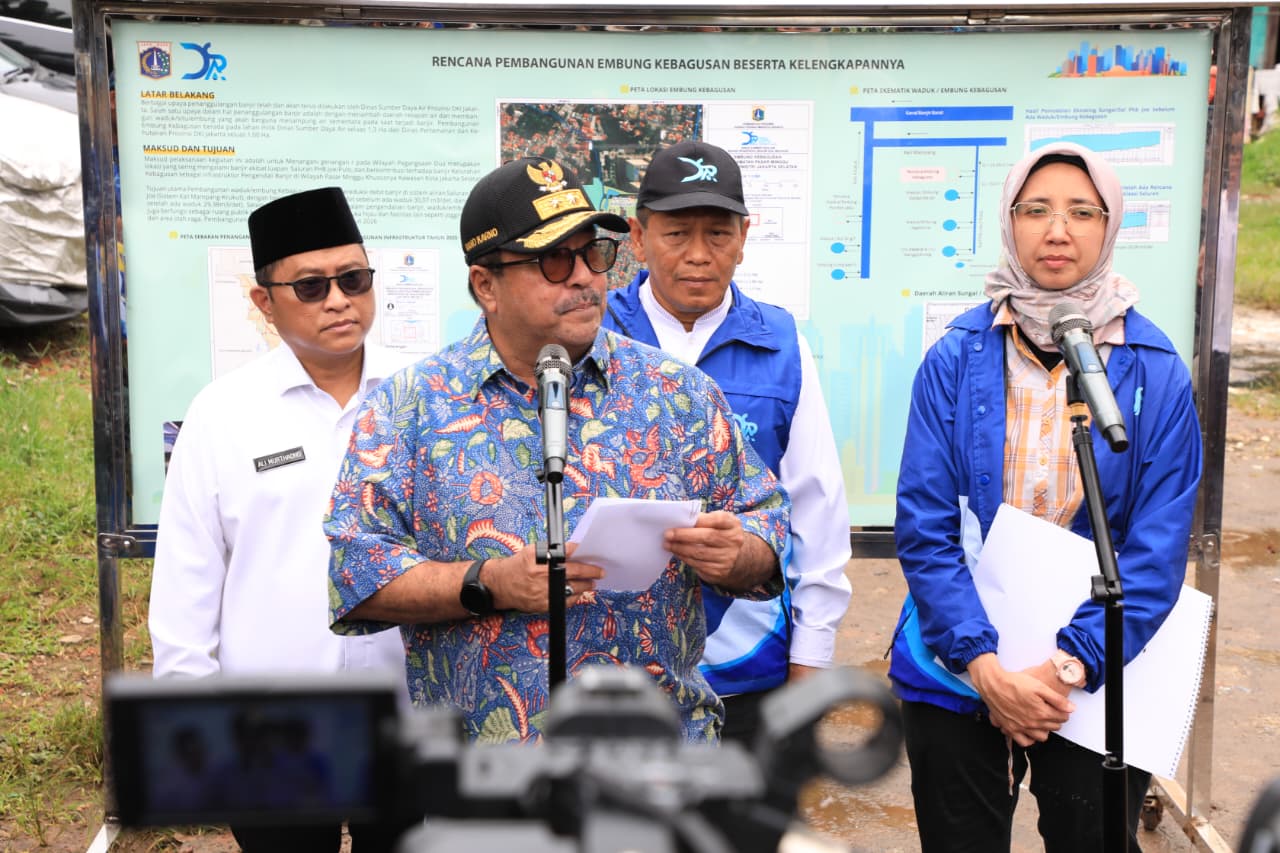 Tinjau Waduk Kebagusan, Wagub Rano Optimistis Pengendalian Banjir Berjalan Optimal