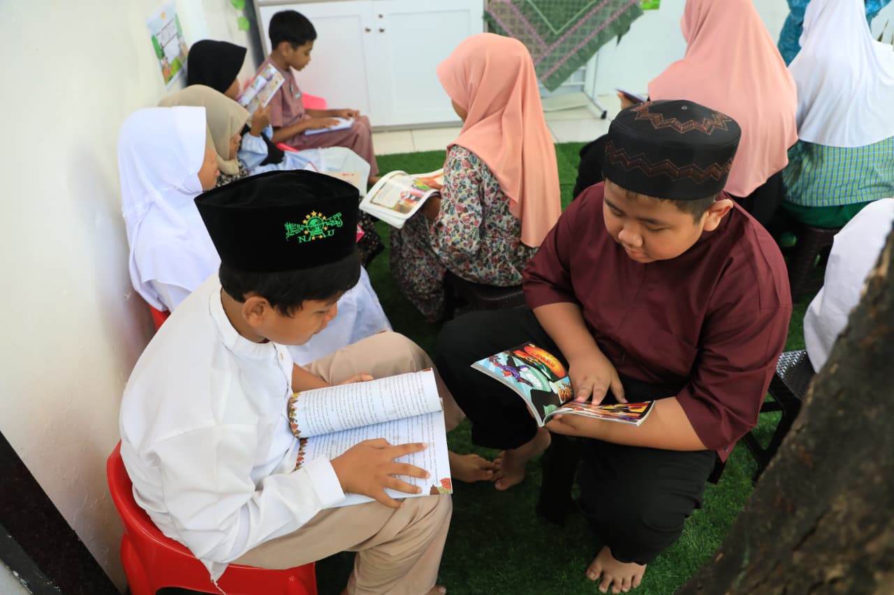 Walikota dan Ketua TP PKK Resmikan Taman Bermain Literasi dan Pojok Baca di Kantor Kelurahan Pejaten Barat