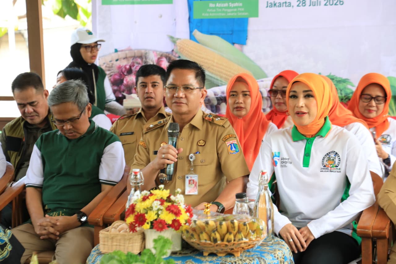 Pemkot Jaksel Bersama PKK Tanam Bawang Merah dan Jagung Serentak di 187 Titik