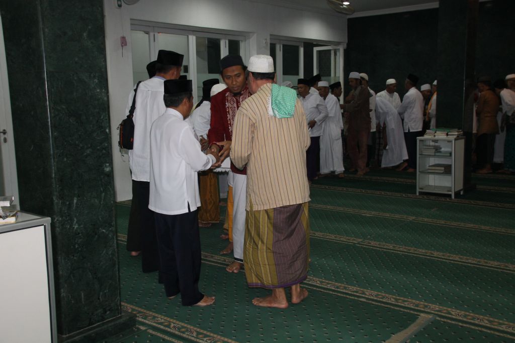 Buka Puasa Bersama Dan Shalat Taraweh Berjamaah Di Masjid Darul Falah