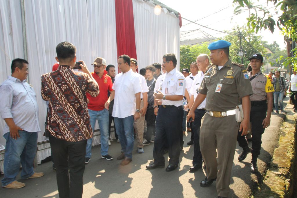 Gubernur Anis Baswedan menggunakan Hak Pilihnya
