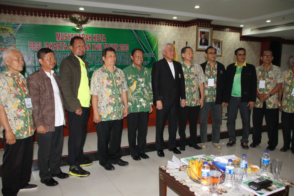 Membuka Musorkot PBSI Jakarta Selatan ke XVIII