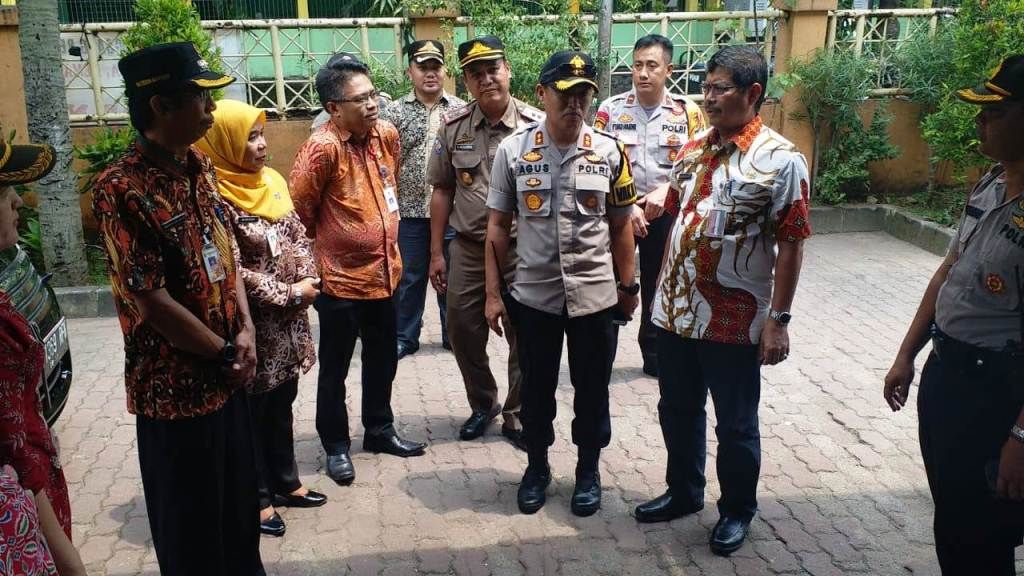 Monitoring Rekapitulasi Kotak Suara Oleh Wali Kota Jakarta Selatan
