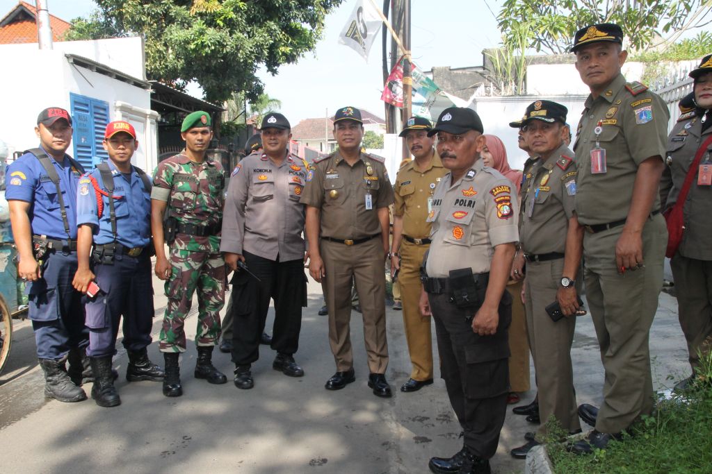 Penertiba Bangunan Tanpa IMB Kel. Tanjung Barat