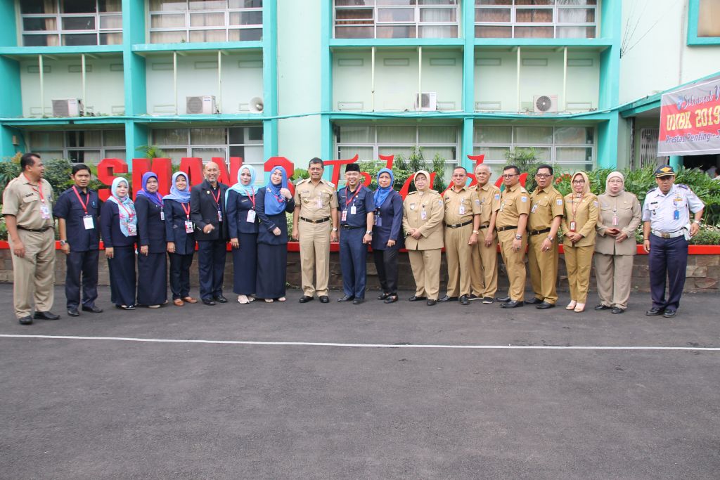 Wali Kota Jakarta Selatan Marullah Matali Kunjungi SMA 3