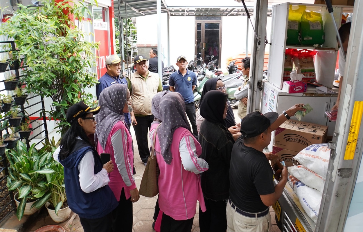 Kelurahan-Bangka-Gelar-Pasar-Murah