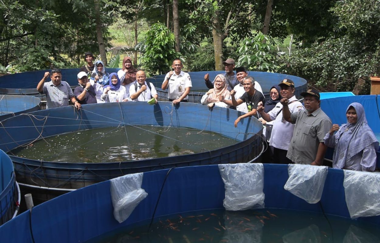 Pokdakan-Mina-Muda-Kreatif-Terima-Bantuan-Puluhan-Bioflok