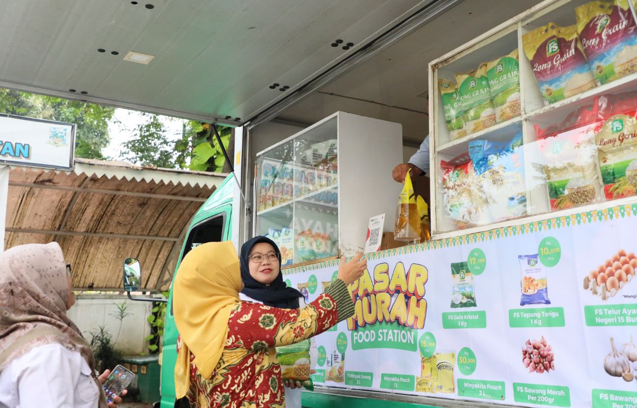 Kelurahan-Mampang-Prapatan-Bersama-Food-Station-Gelar-Pasar-Murah
