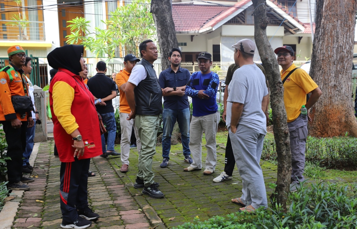 Walikota-Jaksel-Tinjau-Kerja-Bakti-di-Rawajati-dan-Tebet-Barat