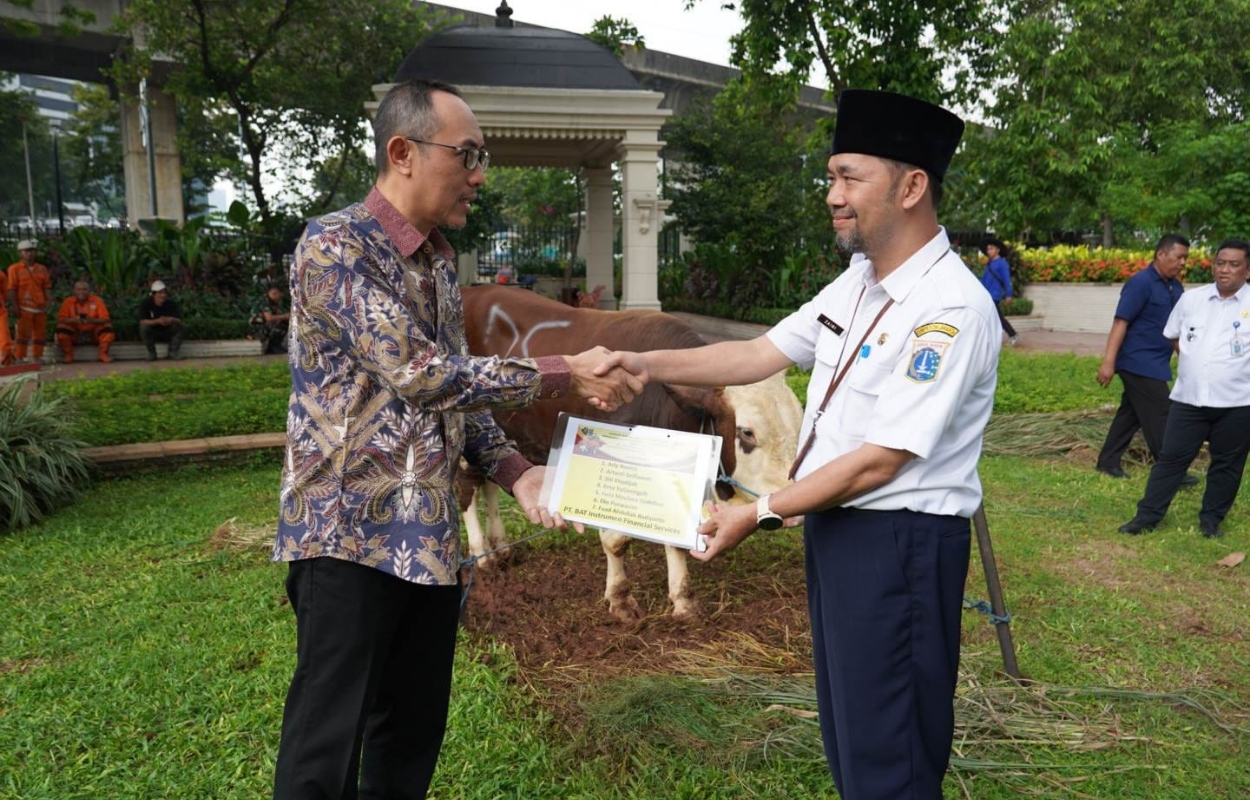 Pemerintah-Kota-Jaksel-Terima-Bantuan-Hewan-Kurban-dari-PT-Sampoerna-Land