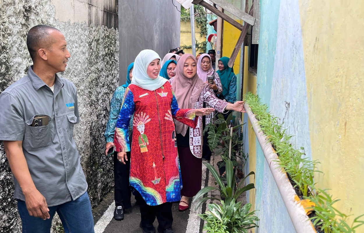 Tim-Penilai-Lomba-10-Program-PKK-Kunjungi-Pasar-Minggu-dan-Jagakarsa