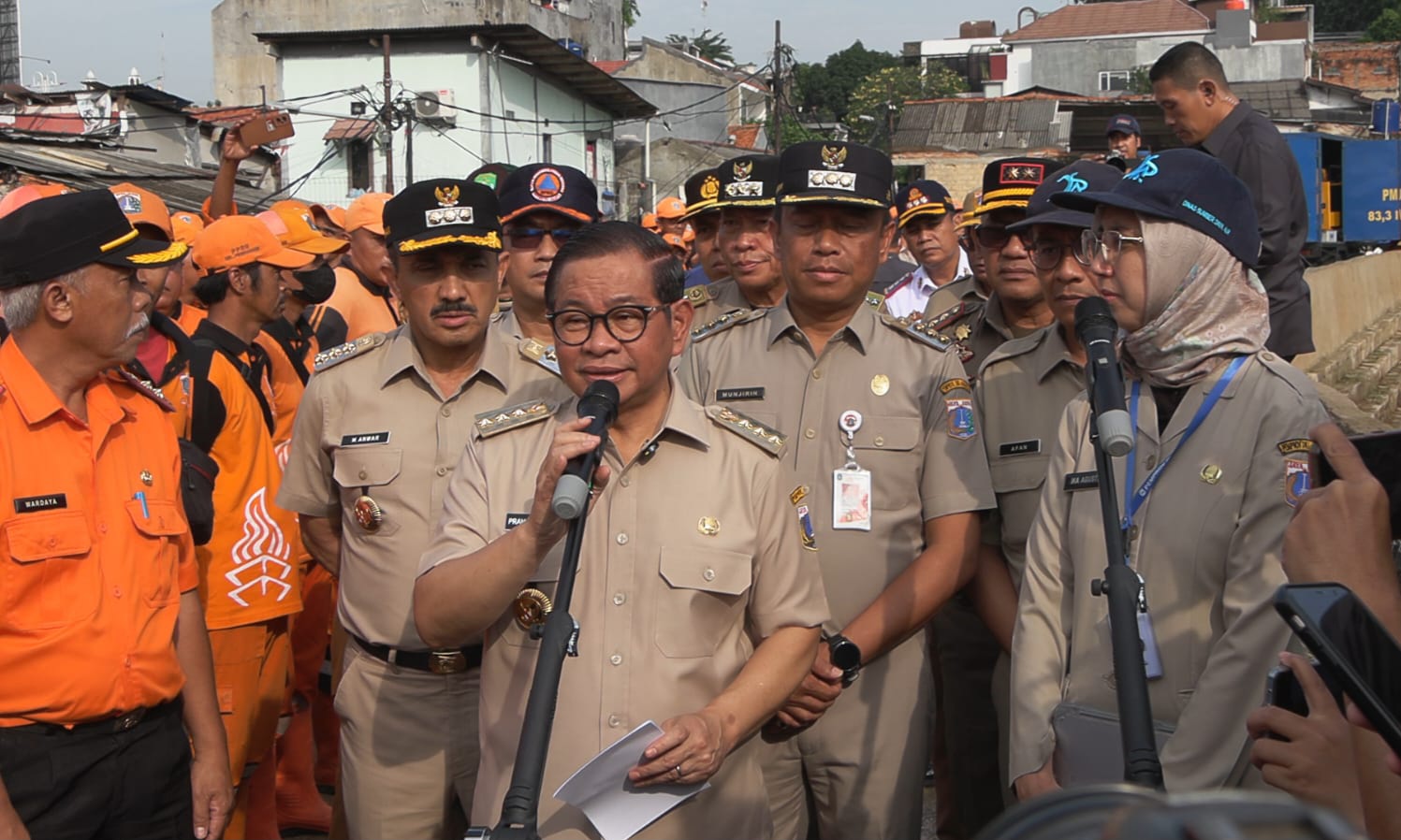 Gubernur-Pramono-Pimpin-Apel-Antisipasi-Banjir-di-Rawajati