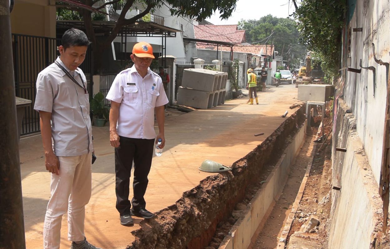 Tindaklanjuti-Musrenbang-Saluran-Air-Dibangun-di-Jalan-Haji-Syahrin
