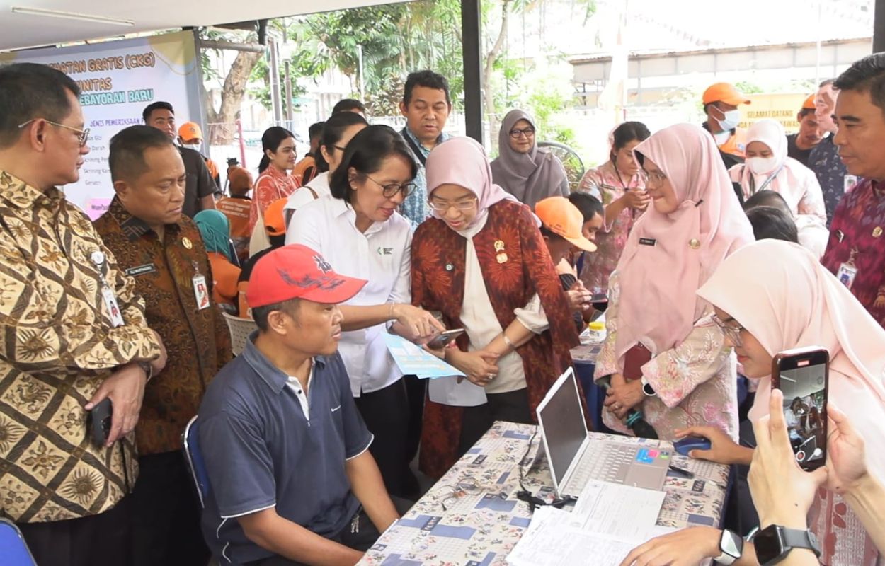 Wakil-Walikota-Dampingi-MenPAN-RB-Tinjau-CKG-di-RPTRA-Tunas-Muda