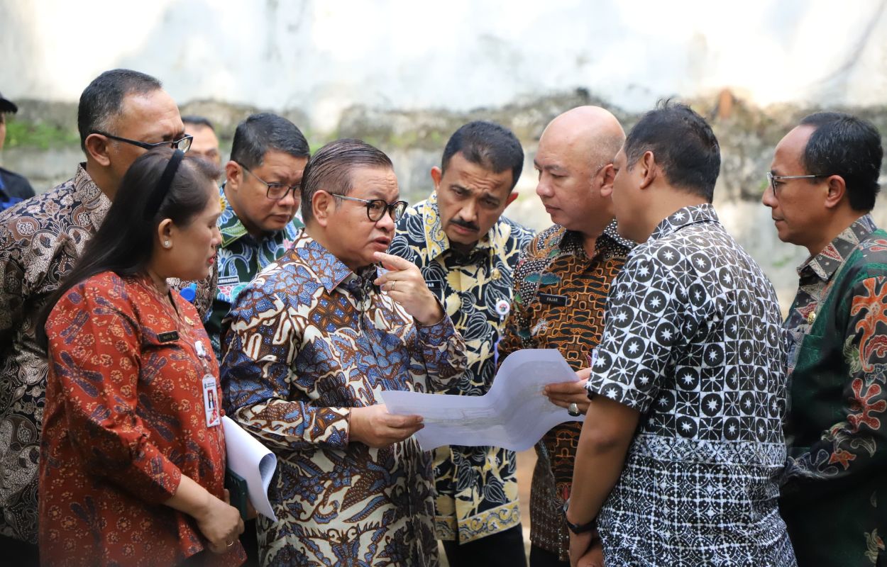 Walikota-M-Anwar-Dampingi-Gubernur-Pramono-Tinjau-Taman-Langsat