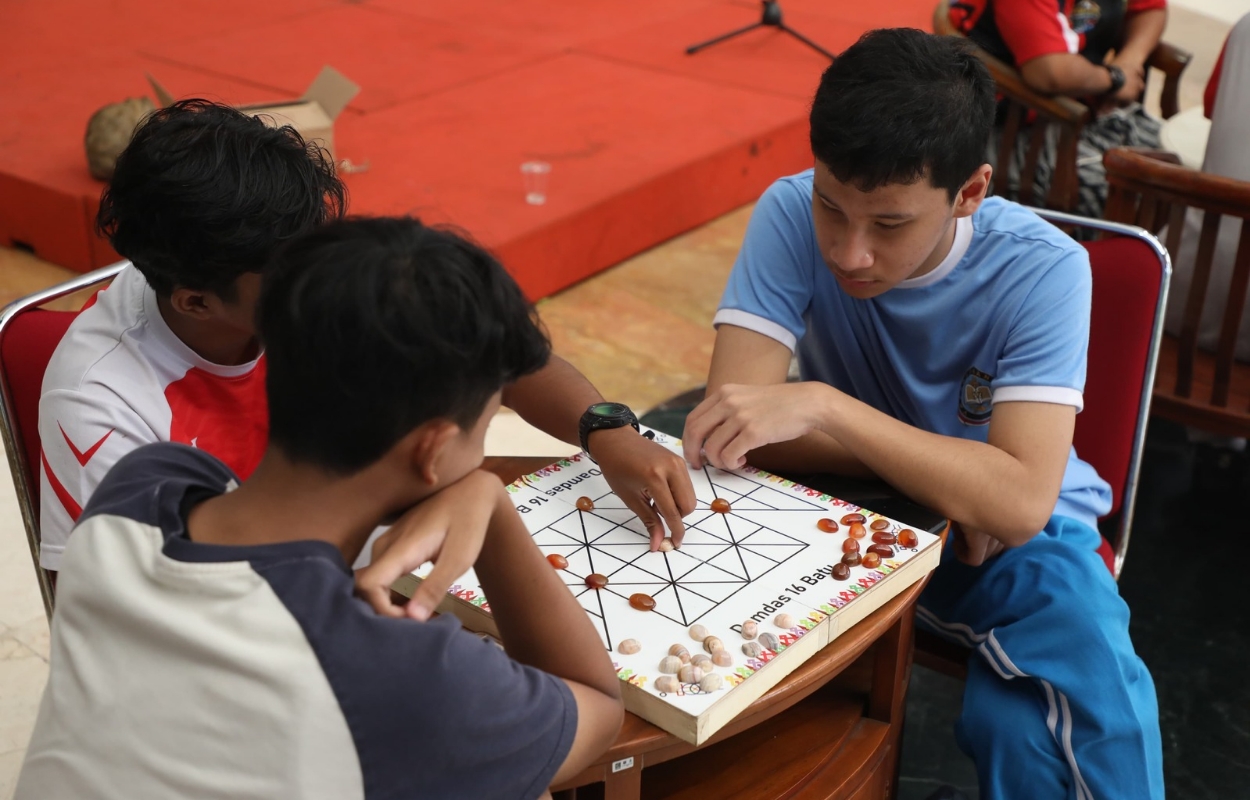 Sambut-HUT-Ke-80-RI-41-Sekolah-di-Jaksel-Ikut-Lomba-Permainan-Tradisional