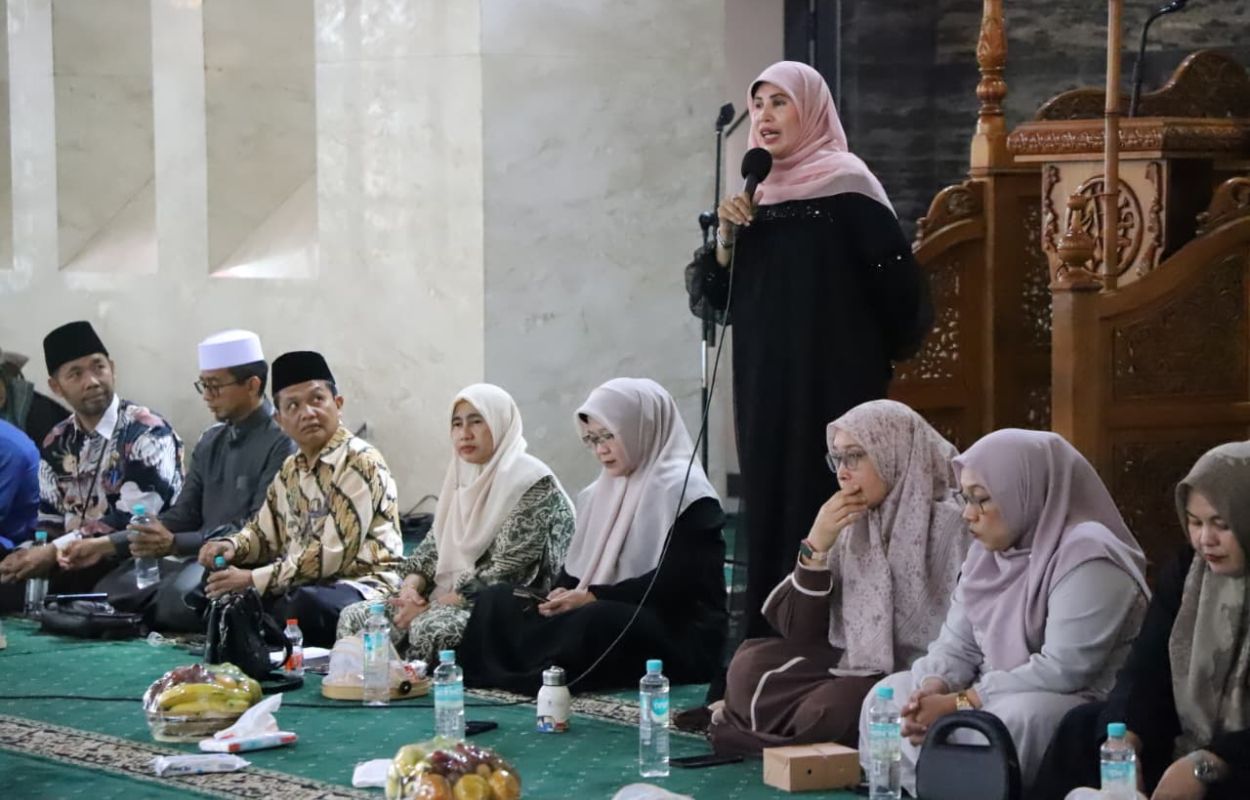 Ketua-TP-PKK-Jaksel-Ajak-Jemaah-Pengajian-Rutin-Jaga-Kebersihan