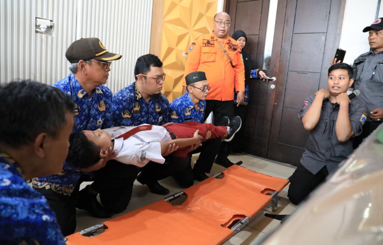 Ratusan-Pelajar-SDN-Lenteng-Agung-07-Ikut-Simulasi-Kesiapsiagaan-Bencana