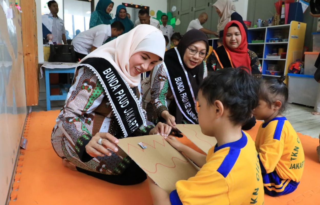 Bunda-PAUD-Jaksel-Sapa-Siswa-TK-Negeri-Cilandak-01