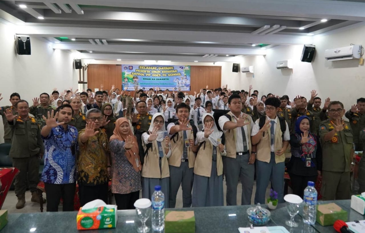 Satpol-PP-Goes-To-School-di-SMAN-26-Jakarta-Usung-Tema-Stop-Bullying