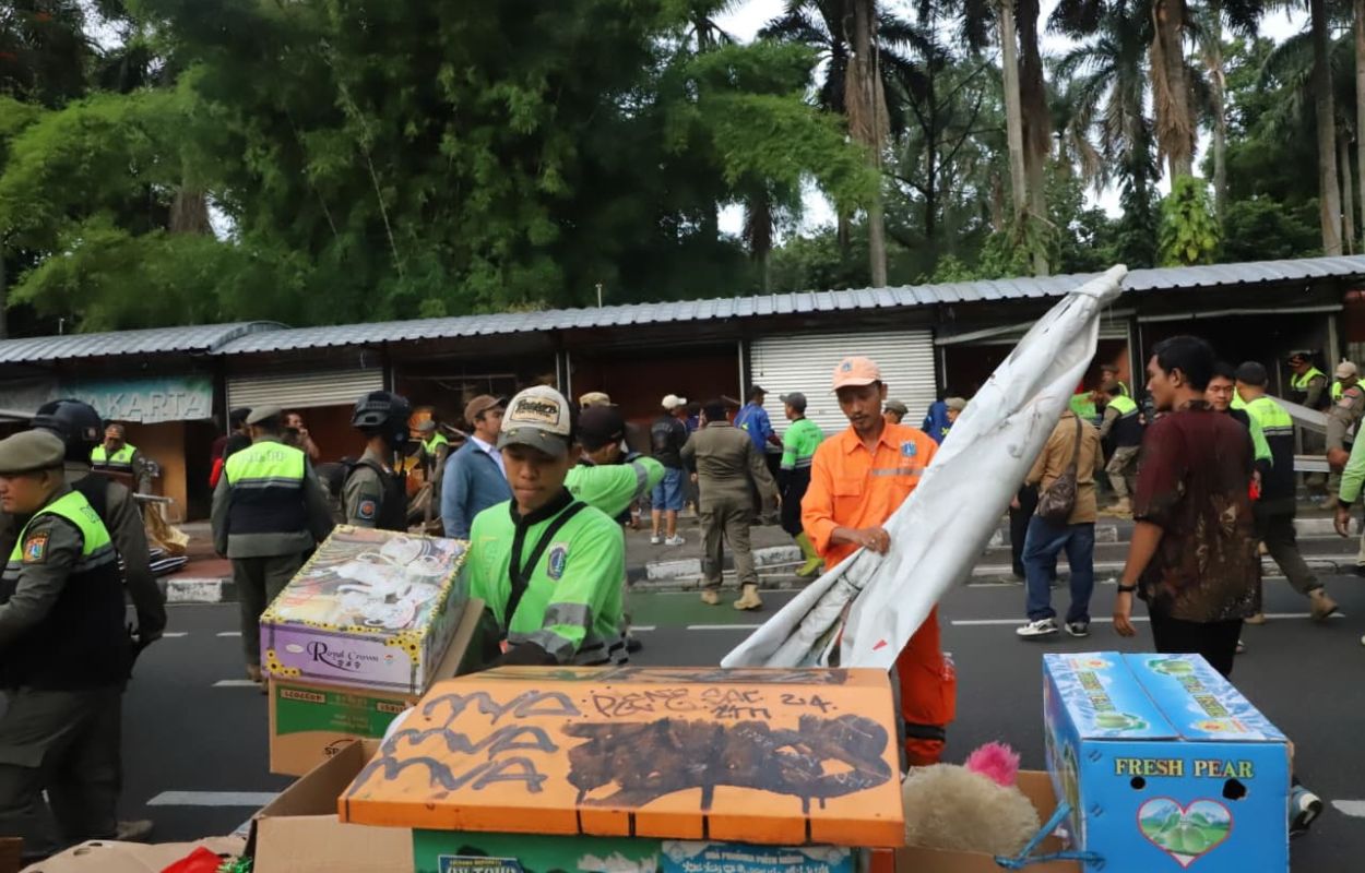 Pindah-Hari-Ini-Pemprov-DKI-Dampingi-Pedagang-Eks-Barito-Memulai-Usaha-Baru-di-Sentra-Fauna-dan-Kuliner-Lenteng-Agung