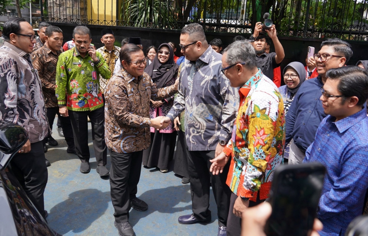 Gubernur-Pramono-Tinjau-Perpustakaan-dan-Water-Purifier-di-SMPN-115-Jakarta