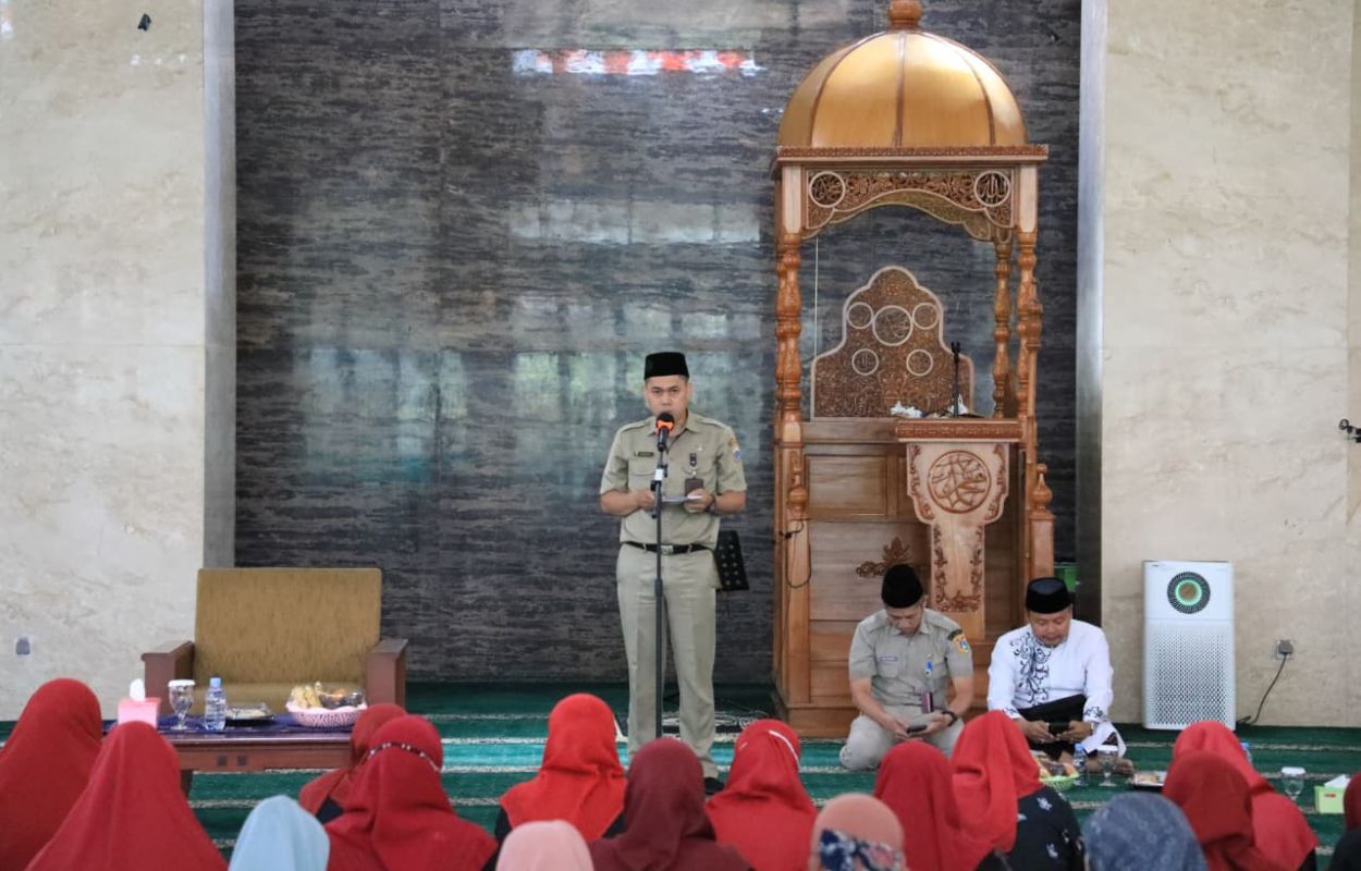 Beri-Pembinaan-Spritual-TP-PKK-Jaksel-Gelar-Pengajian-Rutin