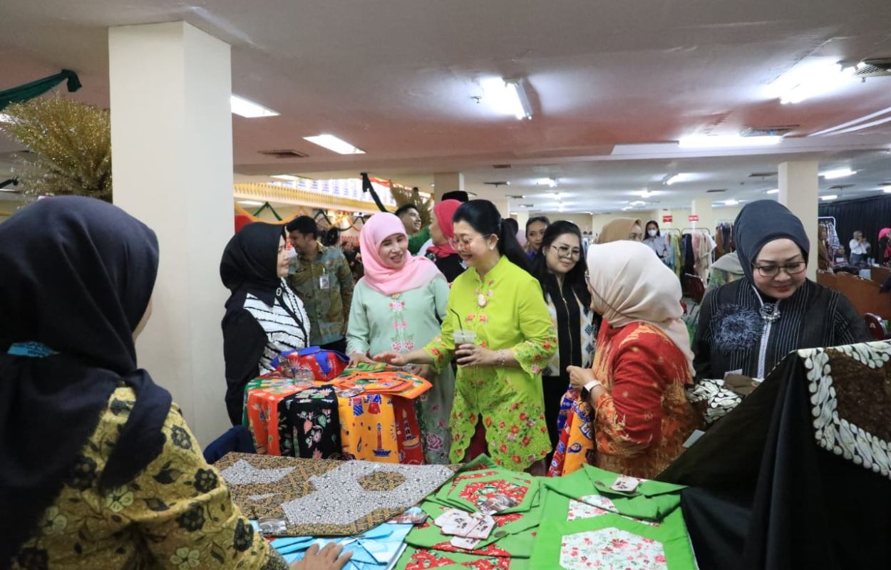 Berbagai-Produk-Unggulan-Dekranasda-dan-UKM-Jaksel-Dijajakan-di-Blok-M-Hub