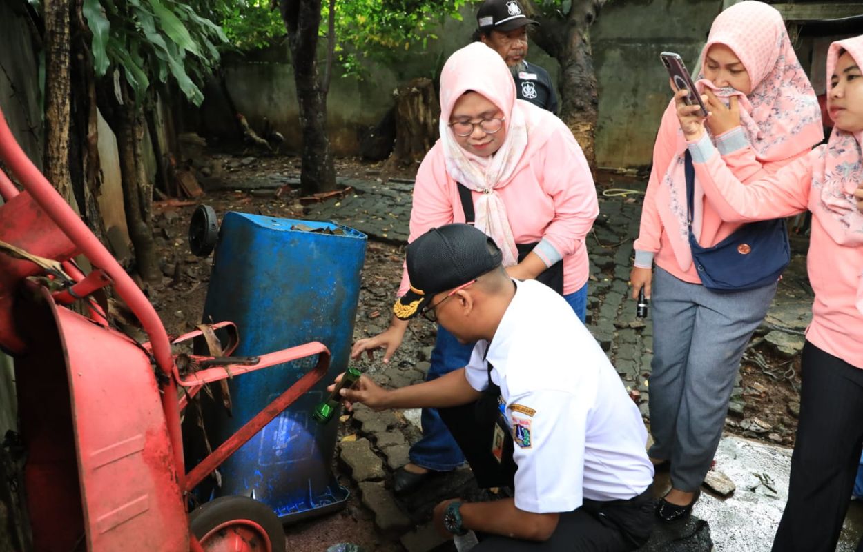 Kelurahan-Pejaten-Barat-Lakukan-Grebek-PSN-Antisipasi-DBD