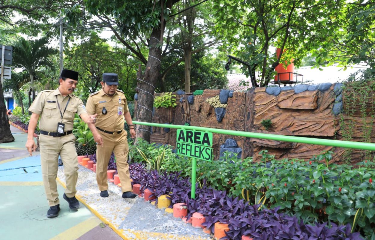Kelurahan-Lenteng-Agung-Ubah-TPS-Liar-di-RW-02-Jadi-Taman-Produktif