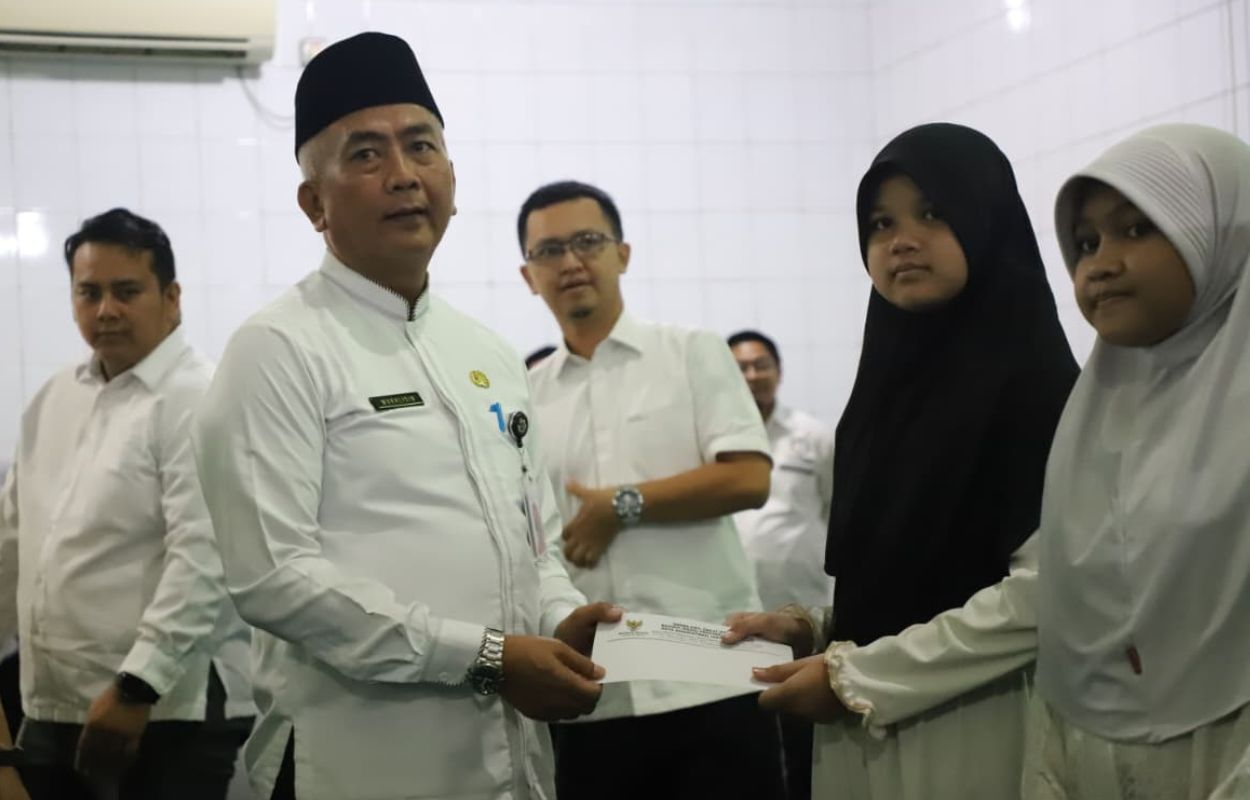 40-Anak-Yatim-dan-Duafa-Kelurahan-Tegal-Parang-Terima-Santunan