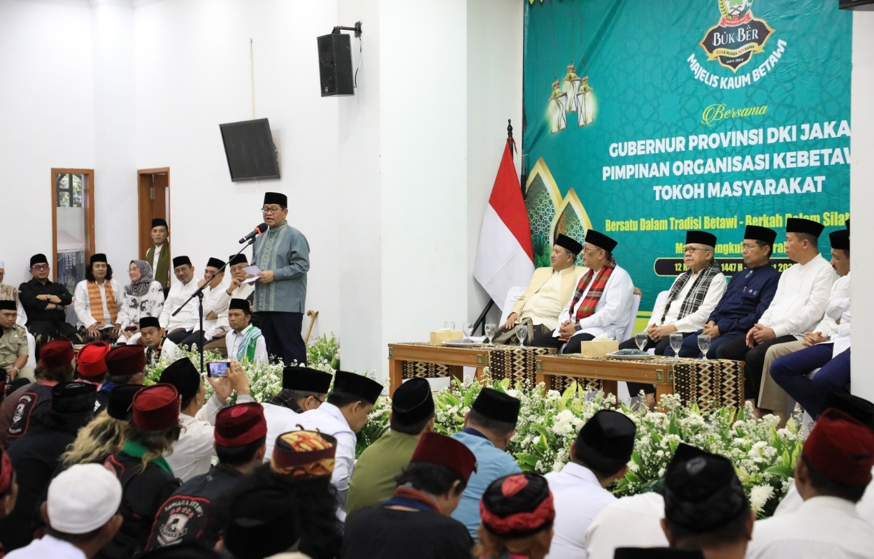 Buka-Bersama-di-Masjid-Jami-Tangkuban-Perahu-Gubernur-Pramono-Tegaskan-Budaya-Betawi-Fondasi-Jakarta-Menuju-Kota-Global