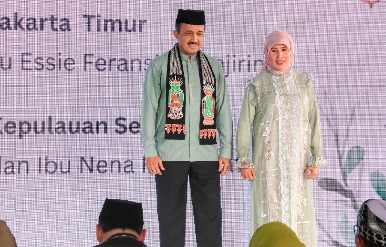 Walikota-Jaksel-dan-Ibu-Meriahkan-Fashion-Show-Jakarta-Hijab-Fest-2026
