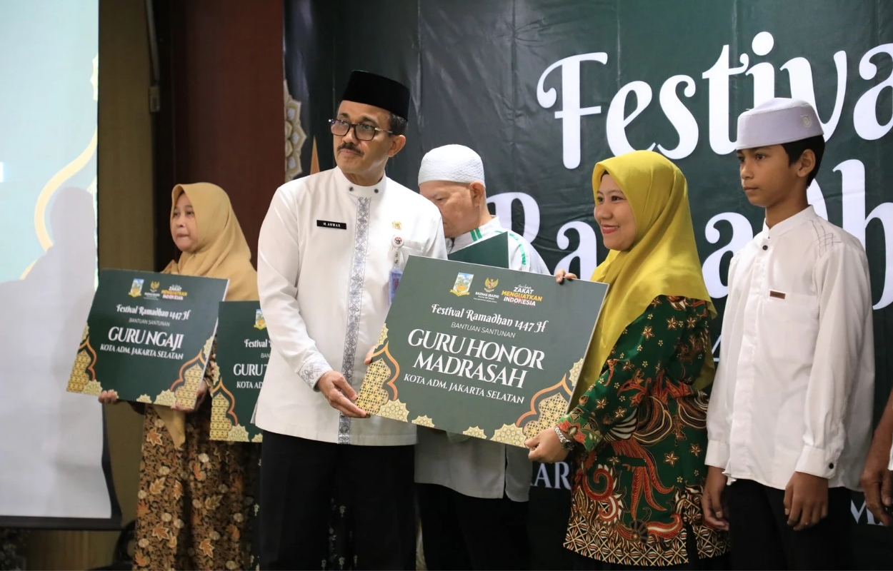 Walikota-M-Anwar-Serahkan-Santunan-Pada-1300-Duafa-dan-Marbut