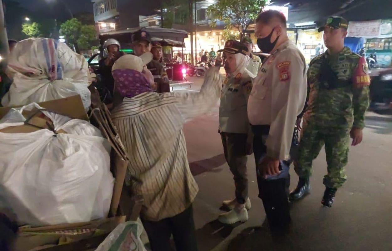 Puluhan-Petugas-Gabungan-Gelar-Operasi-Pengawasan-PPKS-di-Kelurahan-Bintaro