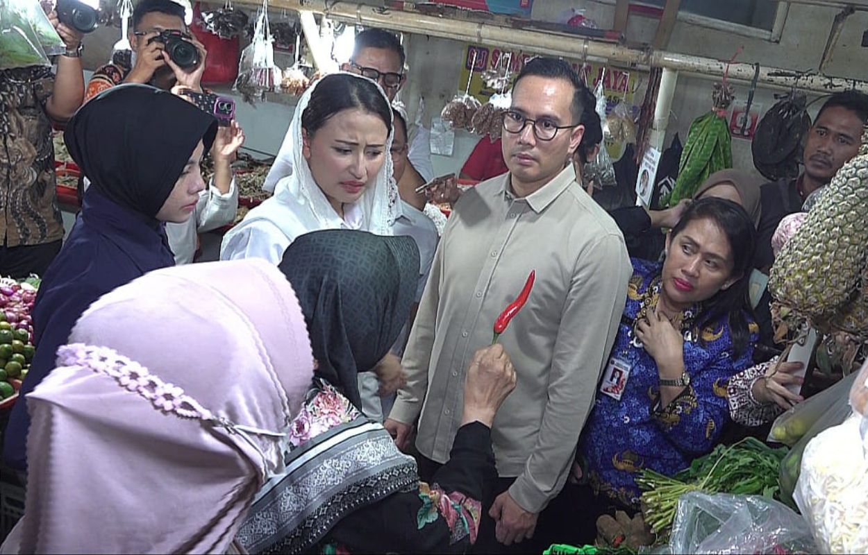 Wamendag-Tinjau-Harga-Bahan-Pokok-di-Pasar-Mayestik