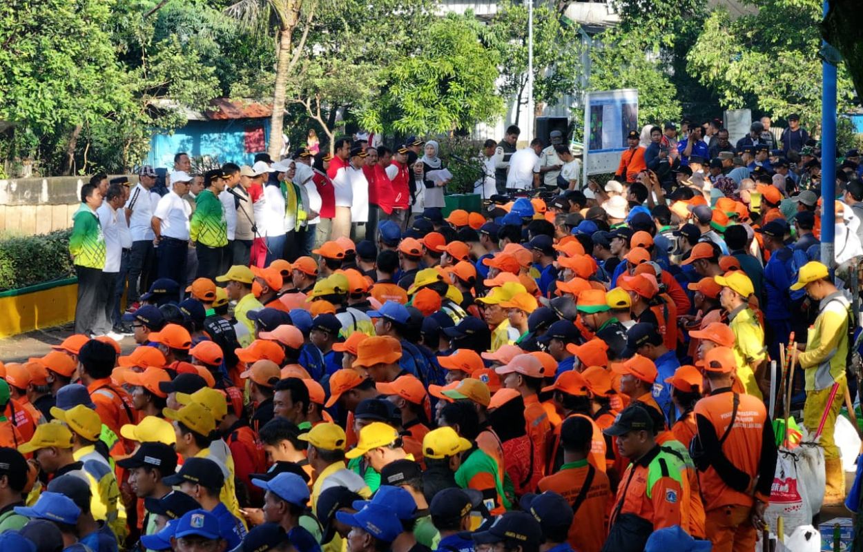 Cegah-Banjir-Pemkot-Jaksel-Gelar-Kerja-Bakti-di-Kali-Pesanggrahan