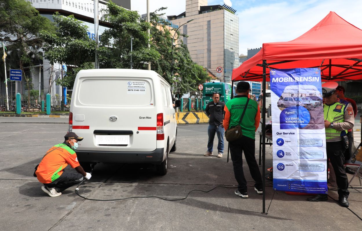 Razia-Uji-Emisi-di-Terminal-Blok-M-Puluhan-Kendaraan-Tidak-Lulus-Uji-Emisi