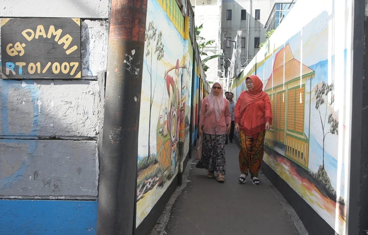 Kelurahan-Mampang-Prapatan-Hiasi-Gang-Damai-Dengan-Mural
